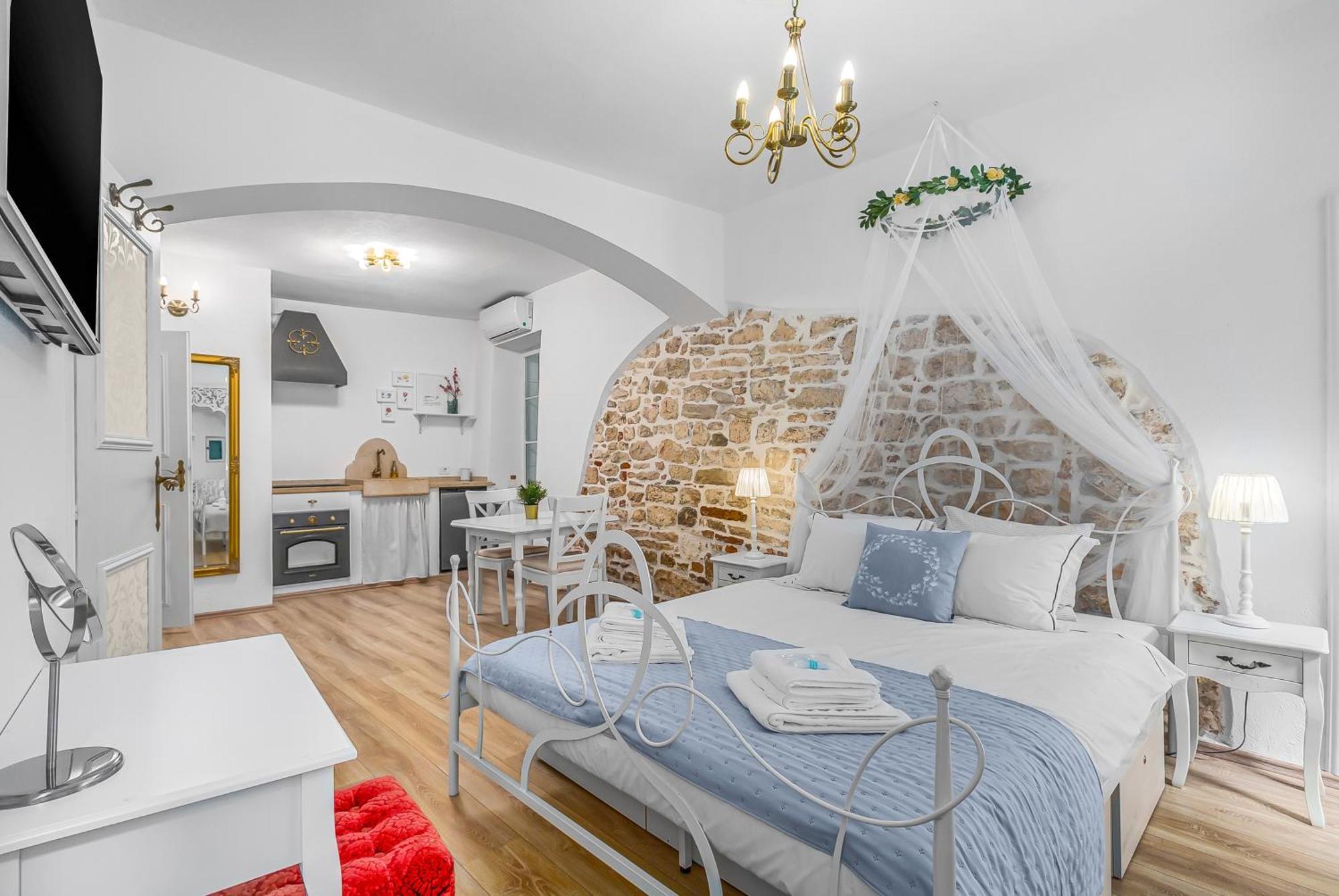 Primavera Deluxe Studio Apartment Ровинь Экстерьер фото